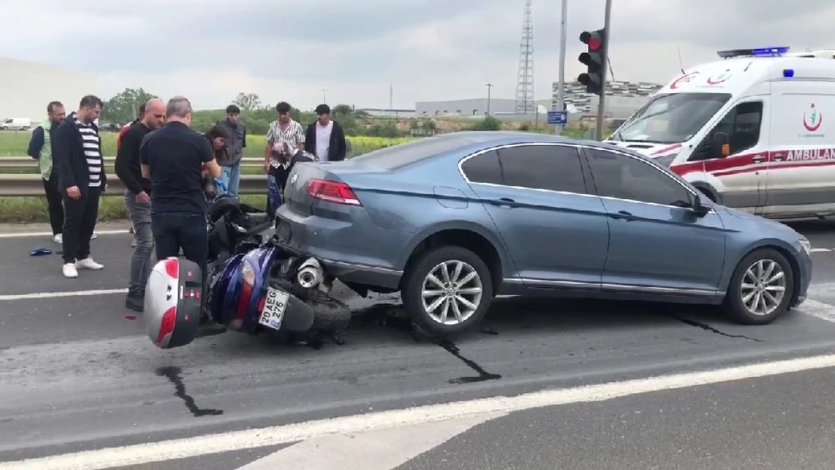 Çerkezköy’de feci kaza: Kırmızı ışıkta duran otomobilin altına girdi