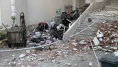 Kumburgaz’da bina duvarlarının yıkılma anı kamerada