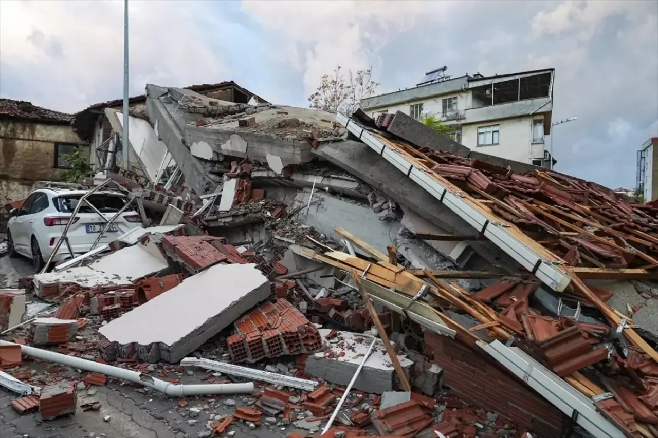 Balıkesir beşik gibi sallanıyor! Peş peşe 2 deprem daha