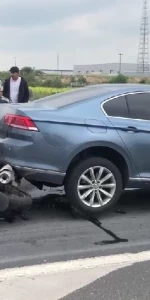Çerkezköy’de feci kaza: Kırmızı ışıkta duran otomobilin altına girdi