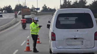 Silivri’de Trafik Denetimlerinde 249 Araç Sürücüsüne Ceza Kesildi!