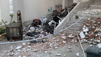 Kumburgaz’da bina duvarlarının yıkılma anı kamerada