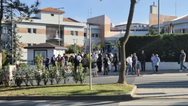 Silivri Cumhuriyet Başsavcılığı'nın yürüttüğü soruşturma kapsamında belediye işlemlerinde usulsüzlük iddiaları üzerine 17 kişi gözaltına alındı.