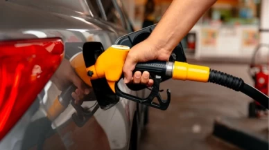 Benzine 1 lira 37 kuruş, motorine ise 1 lira 24 kuruş indirim yapıldı.