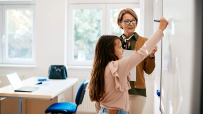 Eğitim-Sen’den Yeni Müfredat Yorumu ; ‘Eğitimde Dinselleşme Uyarısı’ !