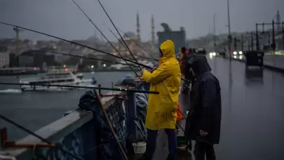 AKOM ve meteorolojiden saat verdi: Çok kuvvetli sağanak ve fırtına geliyor