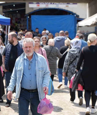 Bulgar turistlerin alışveriş keyfi Edirne'de devam ediyor
