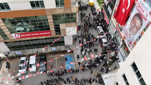 CHP'de ön seçim! Sandıklar önünde uzun kuyruklar oluştu