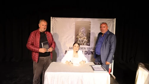 Ali Şahin’den genç yazar Ahu Özenen Yavuz’a destek