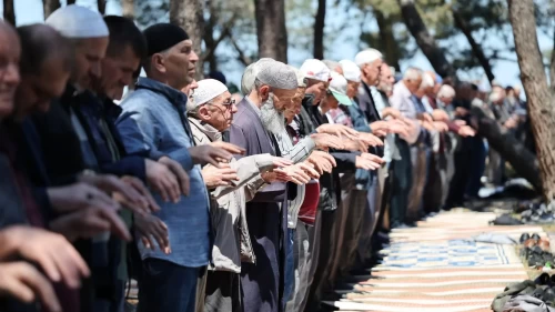 ‘Sofralarımıza bolluk, toprağımıza rahmet diledik’