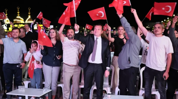 Silivri Sahili’nde 12 Dev Adam Coşkusu!