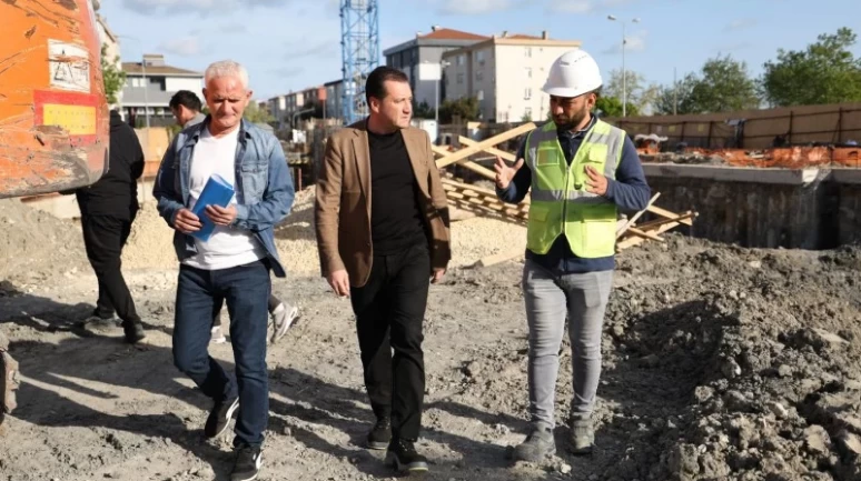 Başkan Balcıoğlu Gençlik ve Kültür Merkezi İnşaatını İnceledi