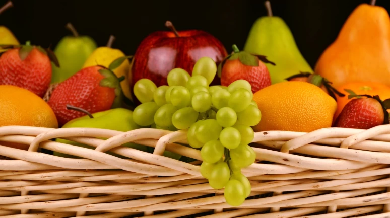 Yaz aylarında tüketilmesi gereken altı meyve. Aman dikkat zararları da var!