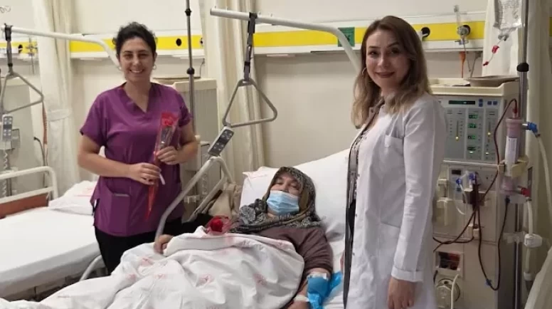 Sağlık Elçileri’nden Bayram Ziyareti: Yatan Hastalar ve Nöbetçi Hemşireler Unutulmadı