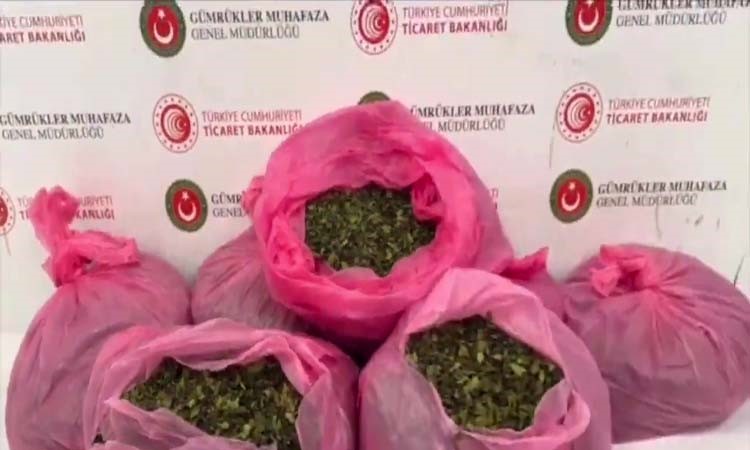 istanbul-havalimaninda-uyusturucu-operasyonu-ayakkabi-tabanina-uyusturucu-zulalamislar