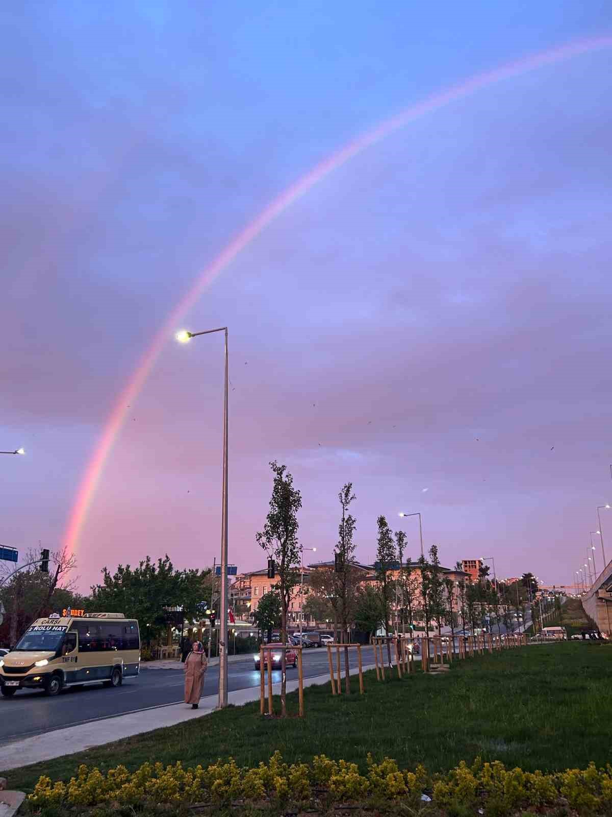 istanbulda-gokkusagi-ve-gunbatimi-mest-etti